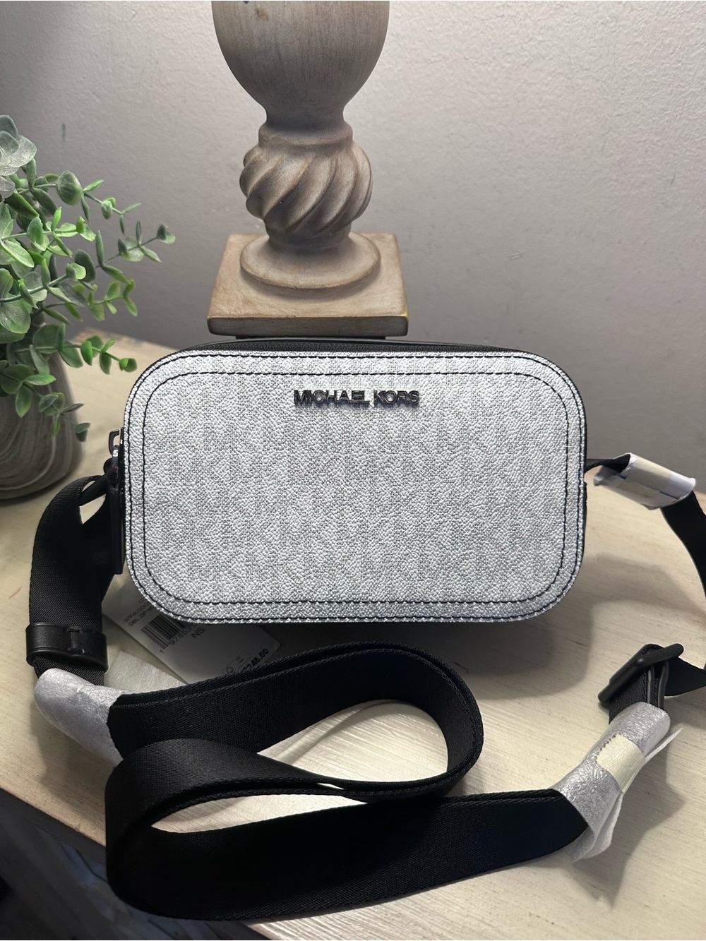 Michael Kors Cooper Bright White Double Zip Medium Camera Bag - Picture 6 of 10